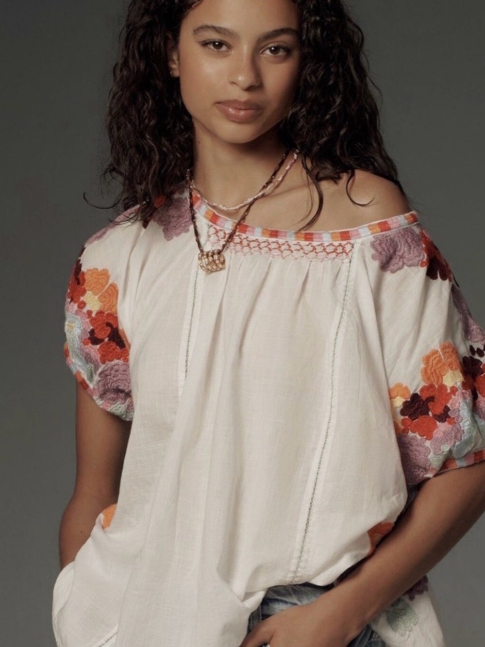 ANTHROPOLOGIE Tunic Small Embroidered floral Short Sleeves Pink White oversized